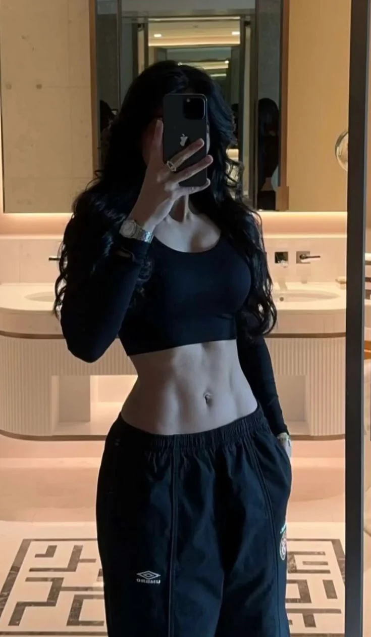 Gym_photo_poses_for_girl4