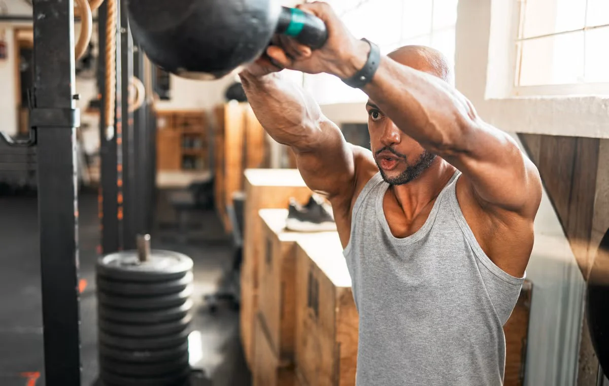 shot-of-a-young-man-doing-kettlebell-swings-during-royalty-free-image-1659108233_16f71a41-767c-49c2-b9d4-91c291f76616
